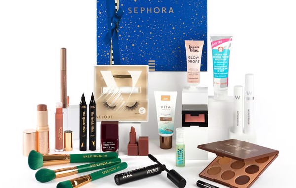 Win a Sephora Favourites Iconic Makeup Collection
